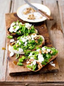 Runner beans, goat’s cheese & walnuts on sourdough