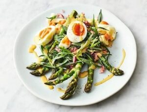 Asparagus, eggs & French dressing
