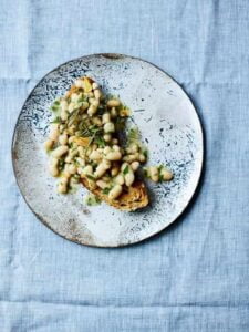 Garlic & chilli baked beans recipe